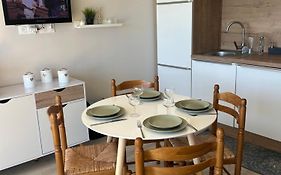 La maison du bonheur les eaux vives 1